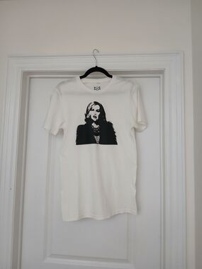 Moira Rose/Catherine O'Hara Tribute White Tee with Black Portrait Print